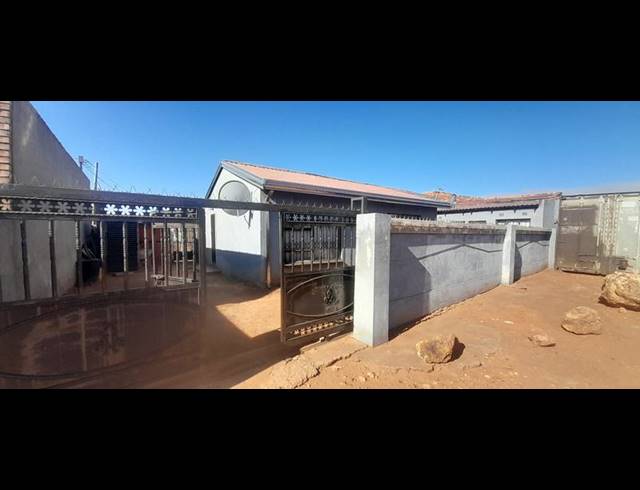 4 BEDROOM PROPERTY TO RENT IN MOLELEKI